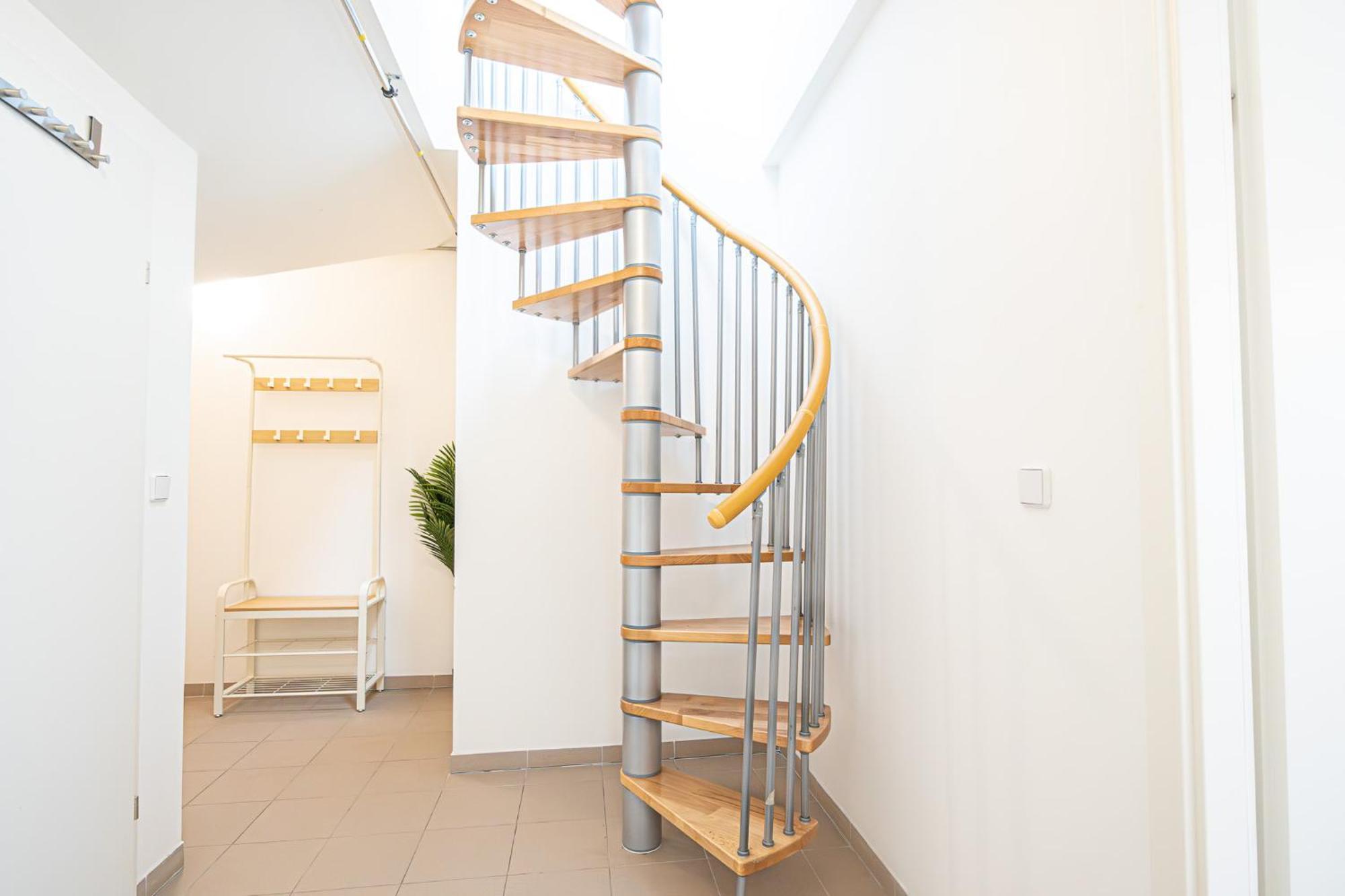 Appartement Airy Attic Apt.: Stylish At Penzing Area Wenen